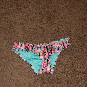 ruffled bikini bottoms
